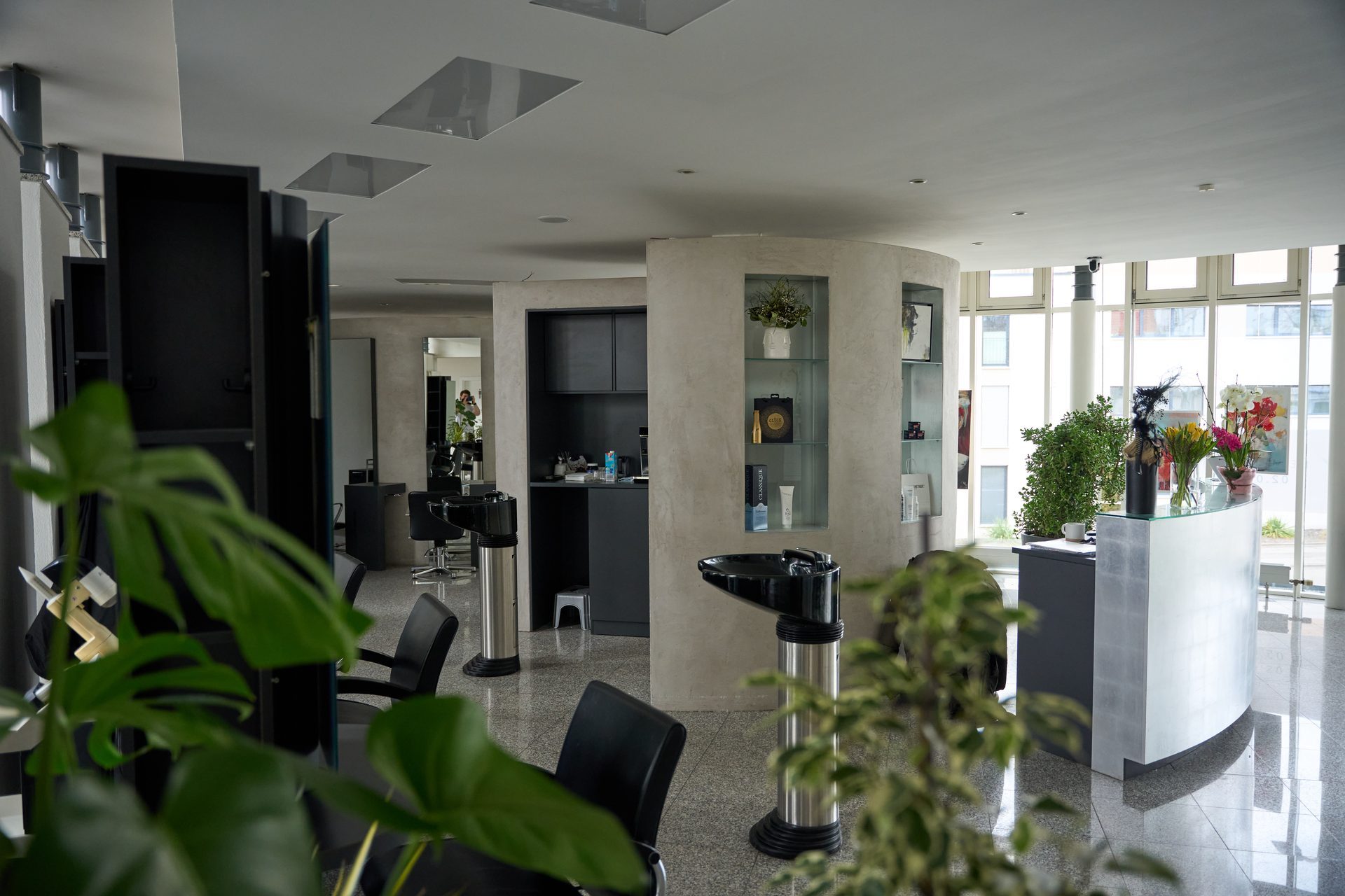 Salon fade & form – Styling-Stationen und Empfang